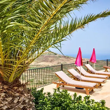 Zebbug Sleeps 4 With Pool And Wifi Villa *