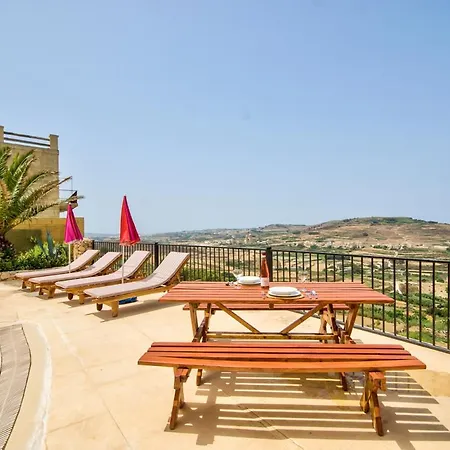 Villa Zebbug Sleeps 4 With Pool And Wifi